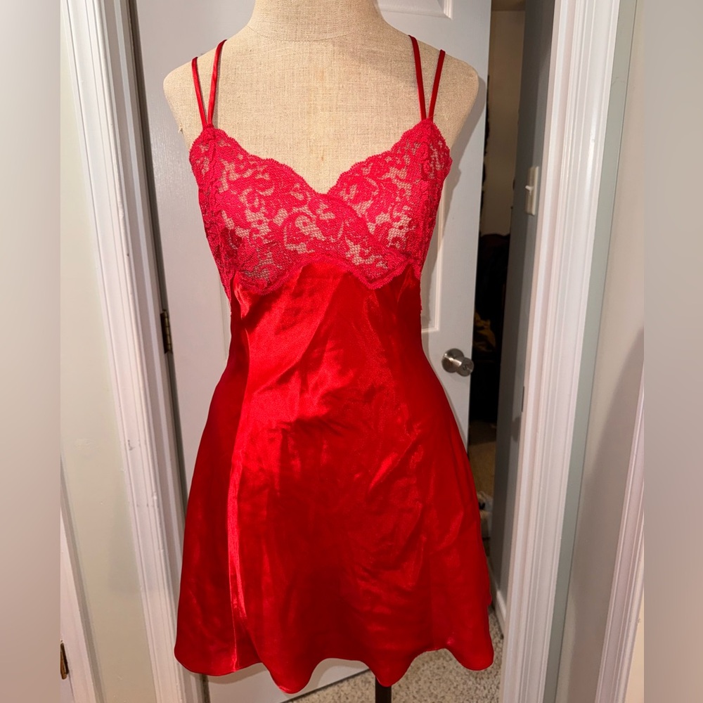 Victoria's Secret vintage Y2K 90s Red Lace chemise lingerie Slip dress medium